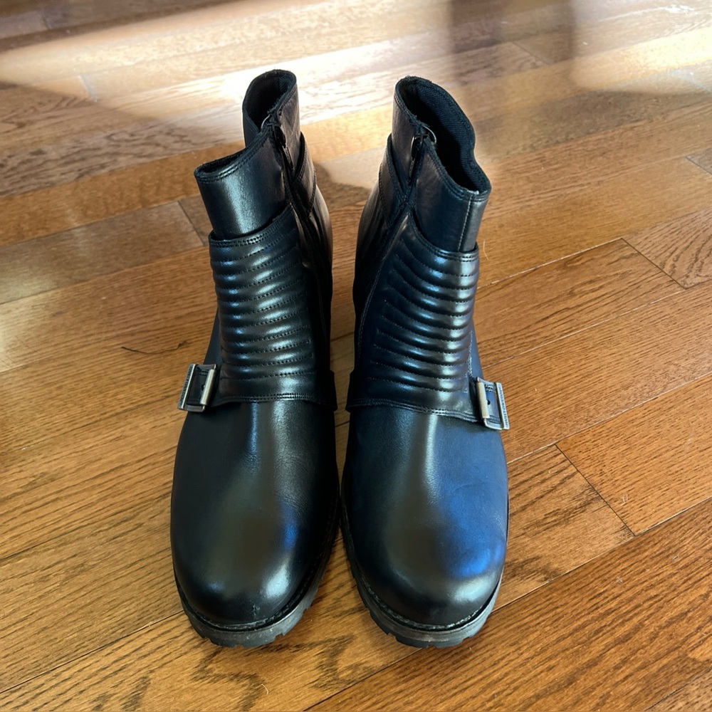 Harley-Davidson Black Leather Ankle Boots with Buckle